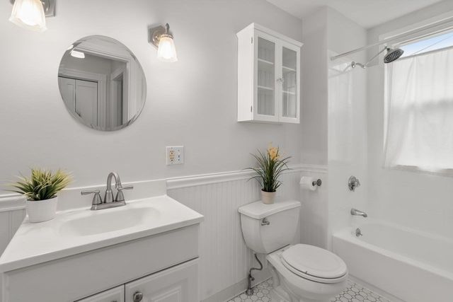 82 Tuttle St 1, Boston, MA 02125