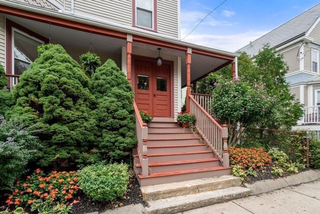 82 Tuttle St 1, Boston, MA 02125