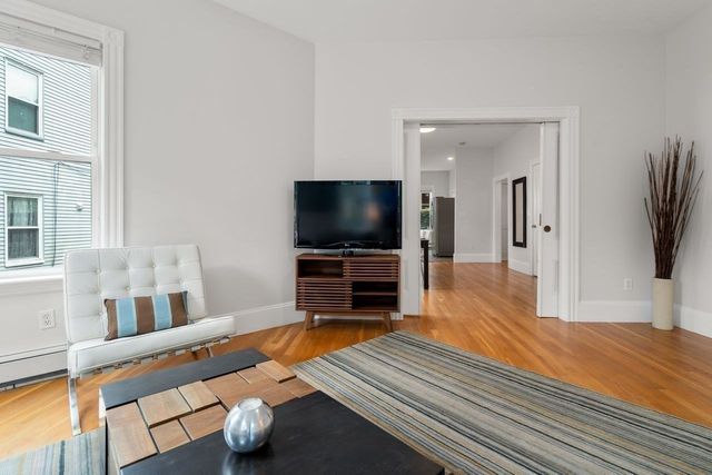 82 Tuttle St 1, Boston, MA 02125