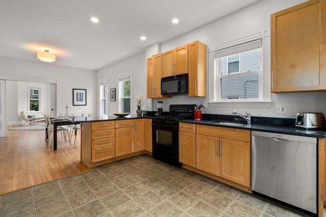 82 Tuttle St 1, Boston, MA 02125