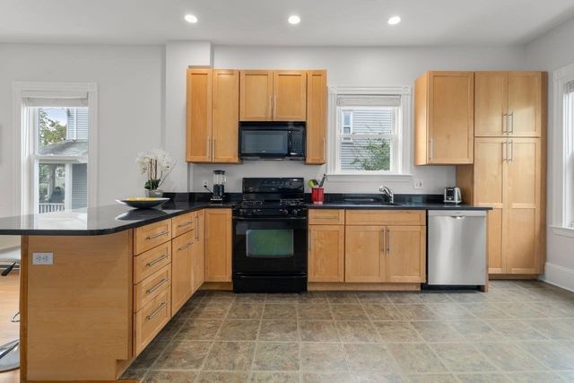 82 Tuttle St 1, Boston, MA 02125