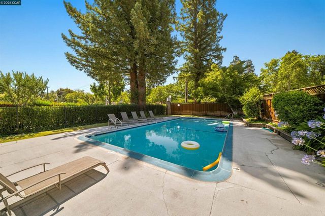 644 Hartley Dr, Danville, CA 94526
