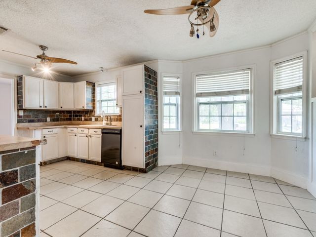 3836 Diamond Loch E, North Richland Hills, TX 76180