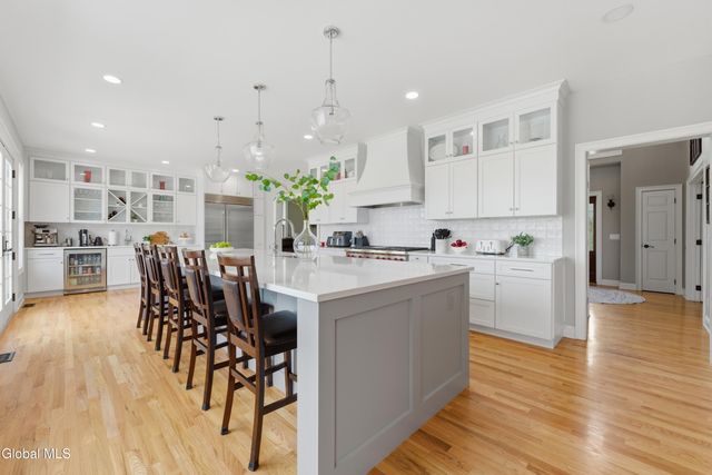 22 Grandview Drive, Queensbury, NY 12804