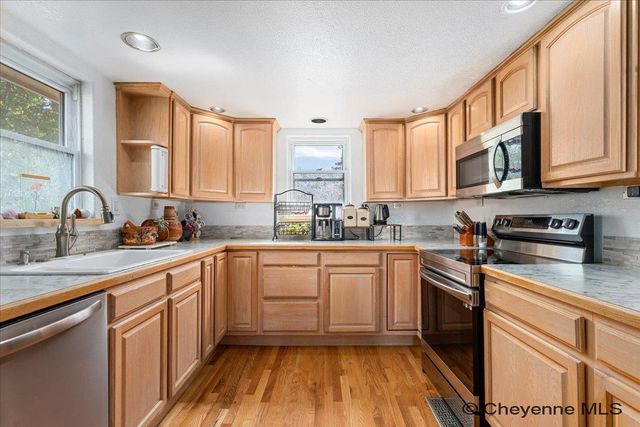 2406 E 11TH ST, Cheyenne, WY 82001