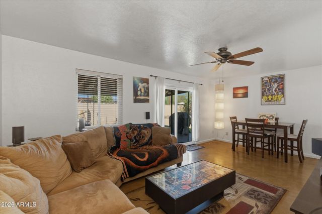 940 E Berridge Lane, Phoenix, AZ 85014