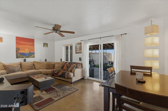 940 E Berridge Lane, Phoenix, AZ 85014