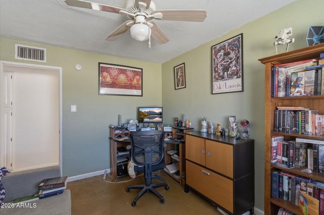 940 E Berridge Lane, Phoenix, AZ 85014