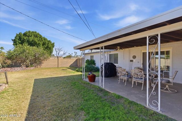 940 E Berridge Lane, Phoenix, AZ 85014