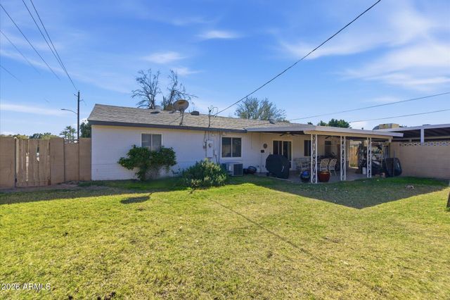 940 E Berridge Lane, Phoenix, AZ 85014