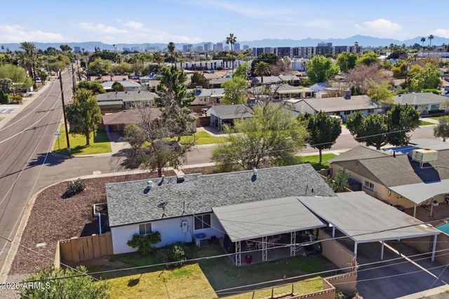 940 E Berridge Lane, Phoenix, AZ 85014