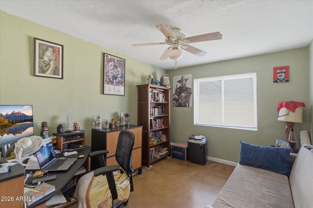 940 E Berridge Lane, Phoenix, AZ 85014