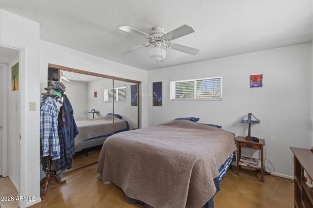 940 E Berridge Lane, Phoenix, AZ 85014