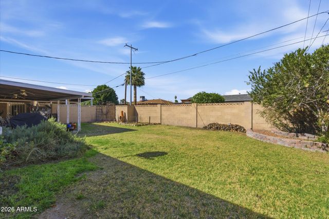 940 E Berridge Lane, Phoenix, AZ 85014