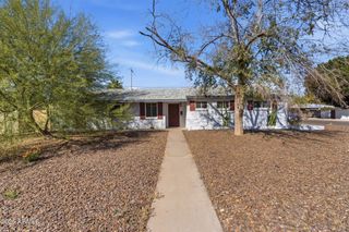 940 E Berridge Lane, Phoenix, AZ 85014