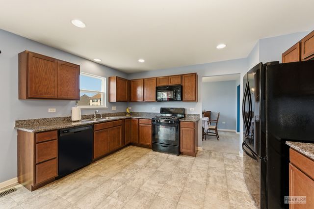 1811 Flagstone Street, Joliet, IL 60431