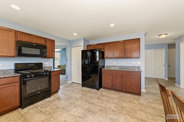 1811 Flagstone Street, Joliet, IL 60431