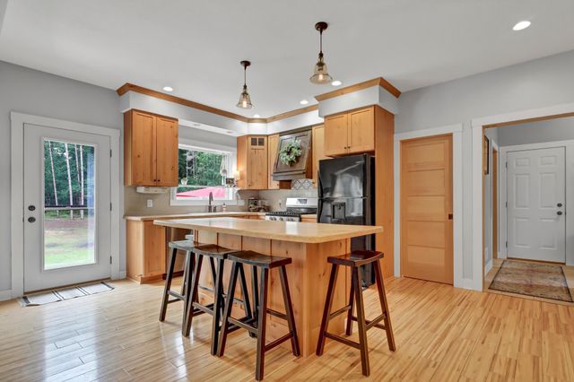 35853 Whispering Pine Way, Lake City, MN 55041