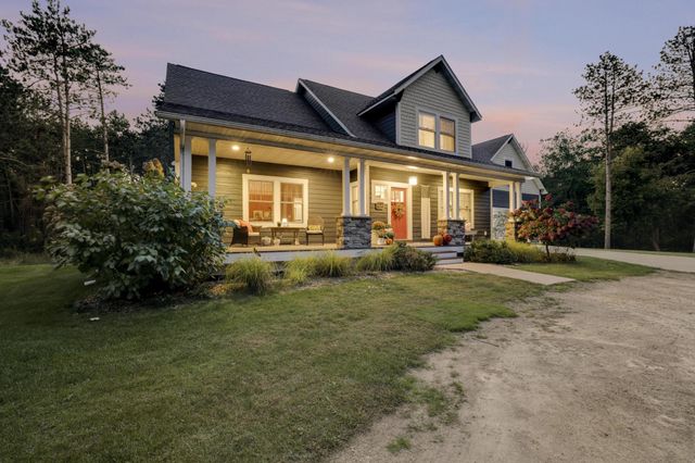 35853 Whispering Pine Way, Lake City, MN 55041