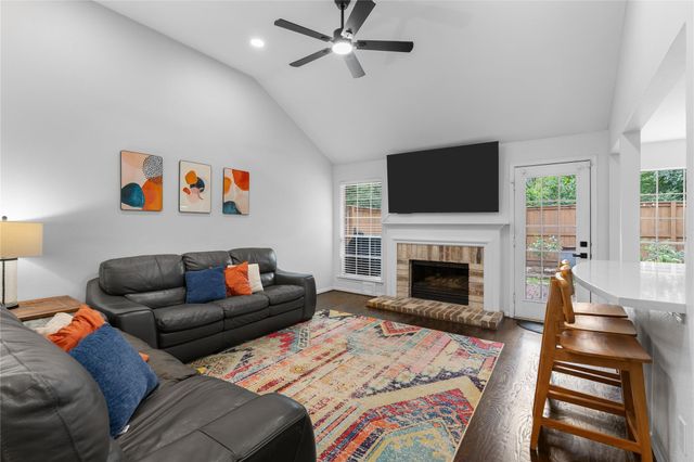 99 S Village Knoll Circle, The Woodlands, TX 77381