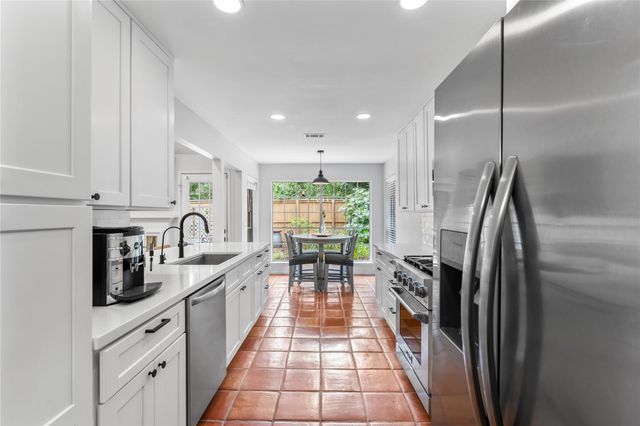 99 S Village Knoll Circle, The Woodlands, TX 77381