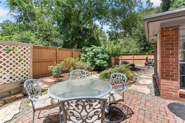 99 S Village Knoll Circle, The Woodlands, TX 77381