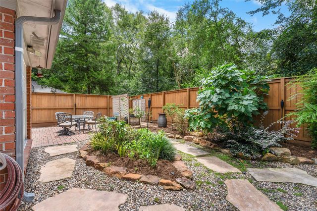 99 S Village Knoll Circle, The Woodlands, TX 77381