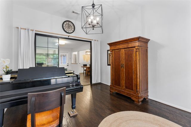 99 S Village Knoll Circle, The Woodlands, TX 77381