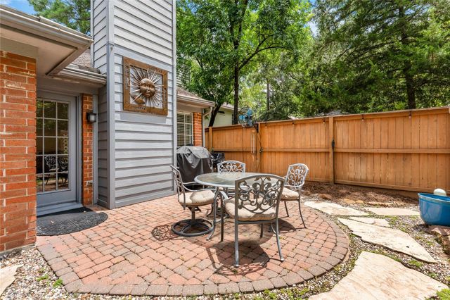 99 S Village Knoll Circle, The Woodlands, TX 77381