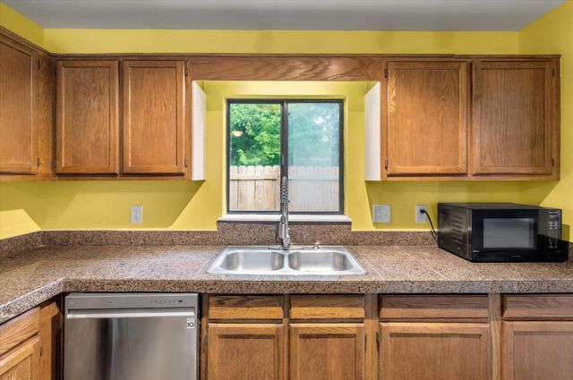 8687 Elsinore Court, North Charleston, SC 29406