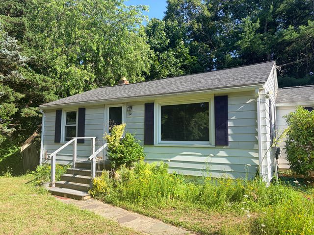 32 Paine Avenue, Hyannis, MA 02601