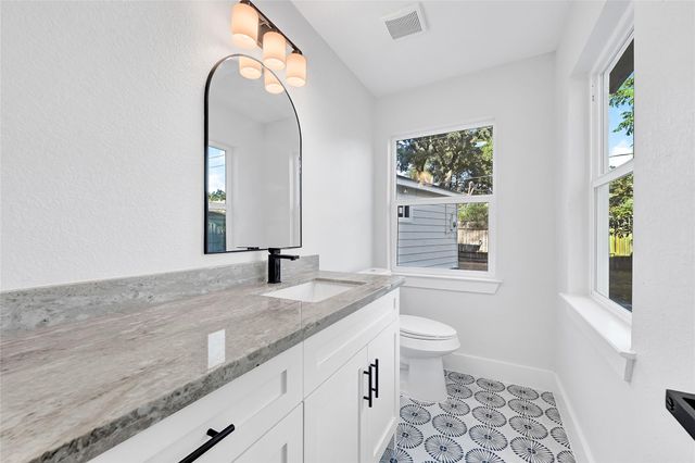 5610 Oak Trail Lane, Houston, TX 77091