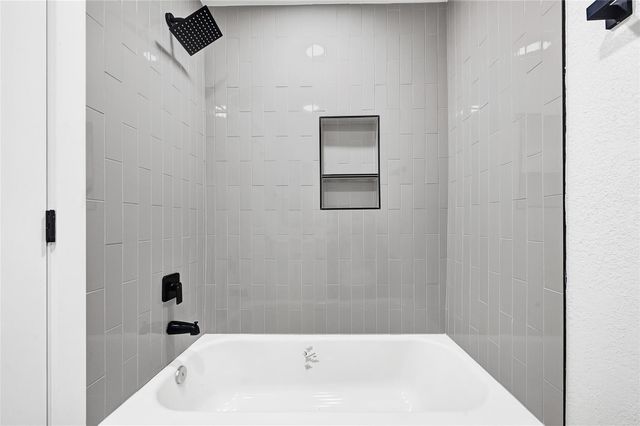 5610 Oak Trail Lane, Houston, TX 77091