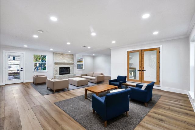 5610 Oak Trail Lane, Houston, TX 77091