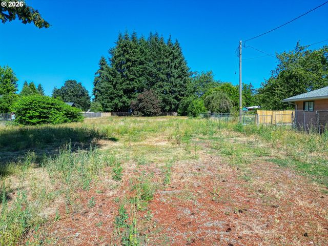 2093 W IRWIN Way, Eugene, OR 97402
