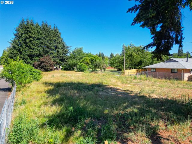 2093 W IRWIN Way, Eugene, OR 97402