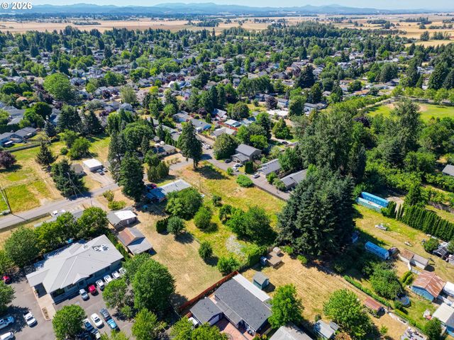 2093 W IRWIN Way, Eugene, OR 97402