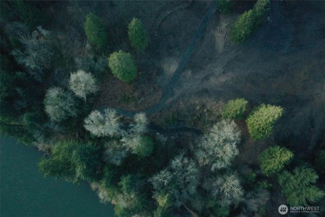 22 Edge Water Drive, Cathlamet, WA 98612