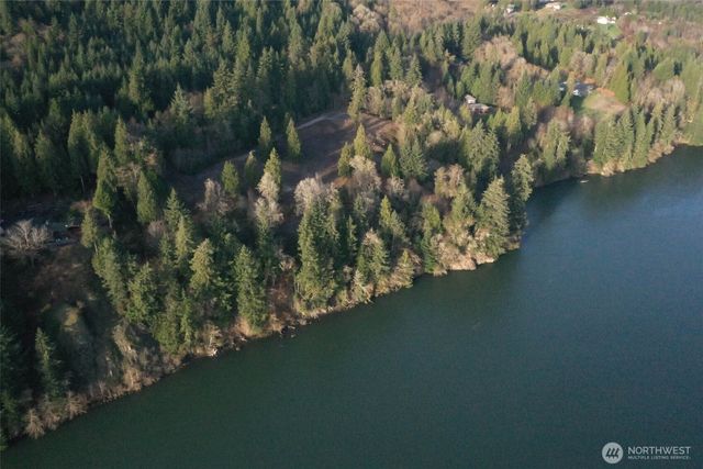 22 Edge Water Drive, Cathlamet, WA 98612