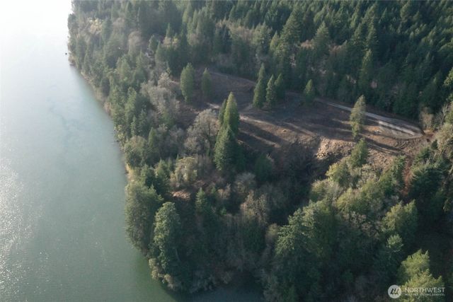 22 Edge Water Drive, Cathlamet, WA 98612