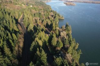 22 Edge Water Drive, Cathlamet, WA 98612