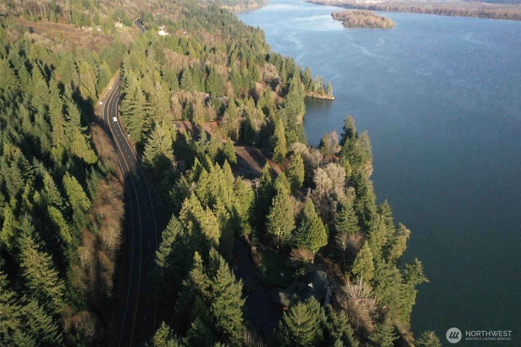 22 Edge Water Drive, Cathlamet, WA 98612