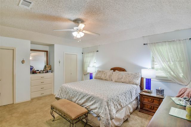 300 Saddleview Court, Granbury, TX 76048