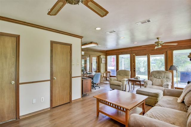 300 Saddleview Court, Granbury, TX 76048