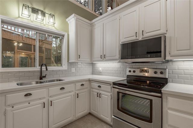 89 Westwood Drive W, Trinity, TX 75862