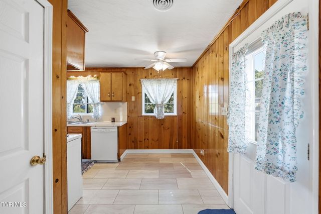 455 Robin Circle, Bristol, VA 24202