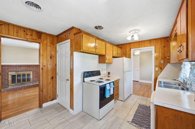 455 Robin Circle, Bristol, VA 24202