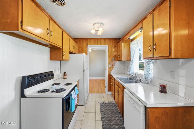 455 Robin Circle, Bristol, VA 24202