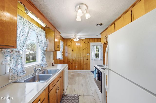 455 Robin Circle, Bristol, VA 24202