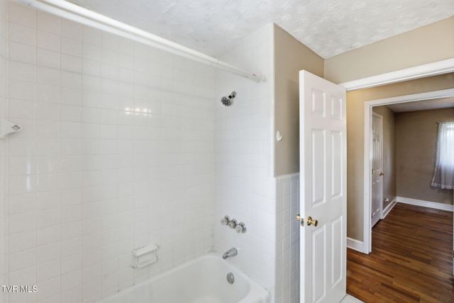 455 Robin Circle, Bristol, VA 24202